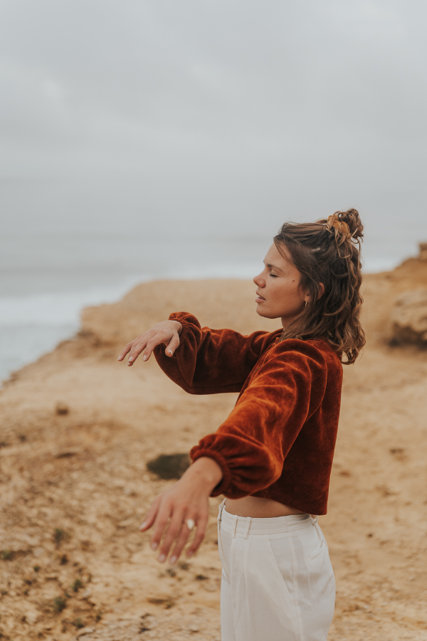 Alina Mavis Embodiment Creativity Coaching und Energy Work in München